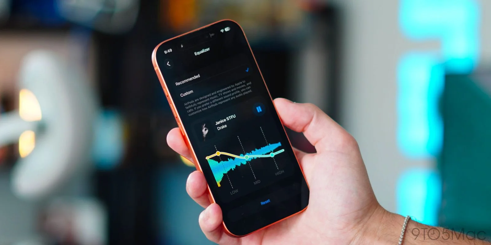 Unlock Enhanced Audio Experience with AirPods' New Custom EQ Feature