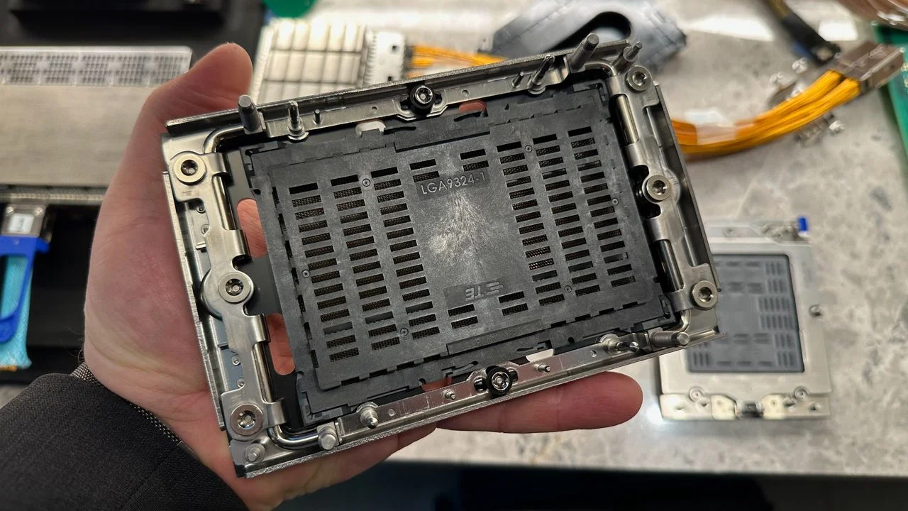 Emerging Socket Technologies: AMD's SP7 and Intel's LGA 9324 Redefine AI Server Capabilities