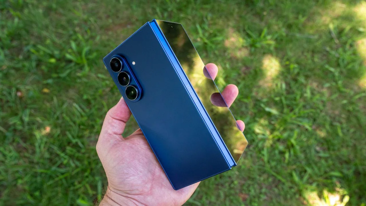 Is the Samsung Galaxy Z Fold 8 Worth the Wait? Key Insights on Design and Features